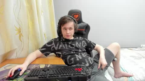 Snapshot of iliaskrislove chatting on 04/15/26, 10:10 iliaskris online show from 04/15/26, 10:10