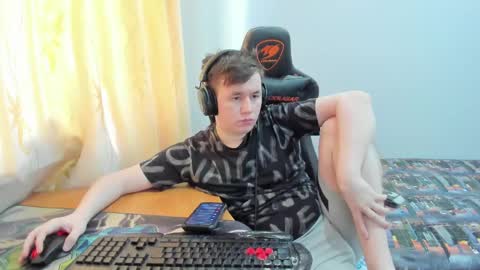 Snapshot of iliaskrislove chatting on 05/18/26, 04:07 iliaskris online show from 05/18/26, 04:07