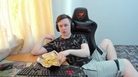 Snapshot of iliaskrislove chatting on 05/19/26, 04:30 iliaskris online show from 05/19/26, 04:30