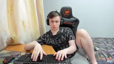 Snapshot of iliaskrislove chatting on 05/19/26, 04:35 iliaskris online show from 05/19/26, 04:35