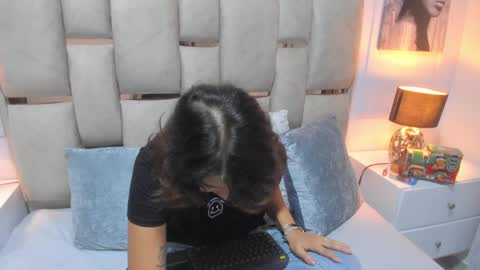 ILY   online show from 12/12/24, 09:30