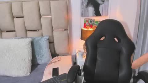 ILY   online show from 12/30/24, 02:31