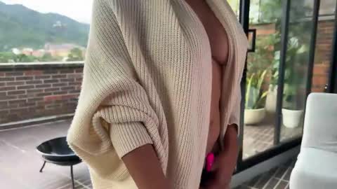 Snapshot of illaroom chatting on 02/14/25, 09:32 Kloe online show from 02/14/25, 09:32