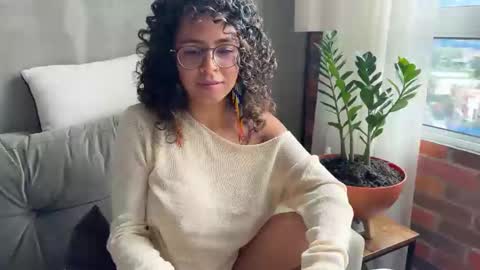 Snapshot of illaroom chatting on 02/24/25, 10:03 Kloe online show from 02/24/25, 10:03