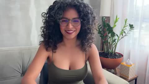 Snapshot of illaroom chatting on 09/08/25, 06:40 Kloe online show from 09/08/25, 06:40