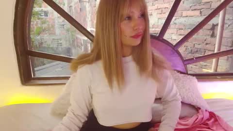 Snapshot of illayna chatting on 04/16/26, 10:34 ILAYNA Independient model online show from 04/16/26, 10:34