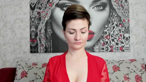 Snapshot of illegalbeauty87 chatting on 12/24/24, 12:22 Ingrid or more easier...Miss  GoDDess Mistress online show from 12/24/24, 12:22