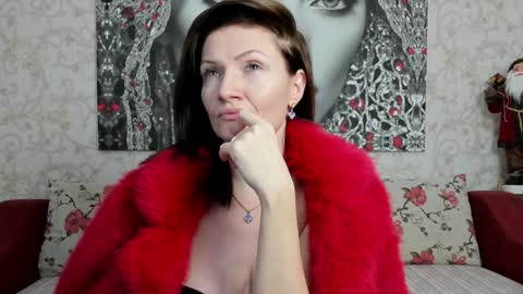 Snapshot of illegalbeauty87 chatting on 12/28/24, 02:01 Ingrid or more easier...Miss  GoDDess Mistress online show from 12/28/24, 02:01