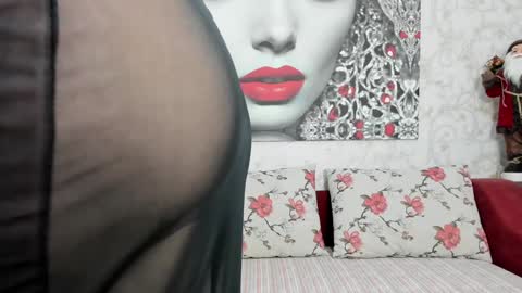 Snapshot of illegalbeauty87 chatting on 01/02/25, 08:02 Ingrid or more easier...Miss  GoDDess Mistress online show from 01/02/25, 08:02