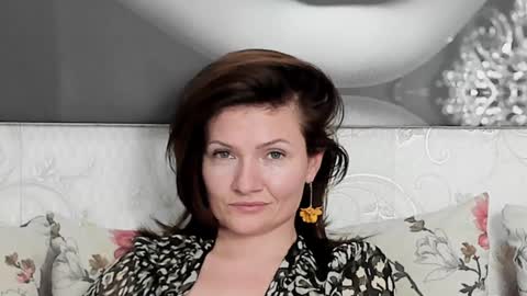 Snapshot of illegalbeauty87 chatting on 01/03/25, 11:55 Ingrid or more easier...Miss  GoDDess Mistress online show from 01/03/25, 11:55