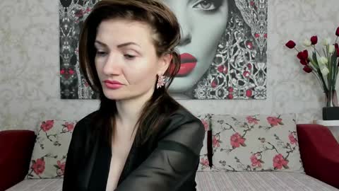 Snapshot of illegalbeauty87 chatting on 01/21/25, 11:24 Ingrid or more easier...Miss  GoDDess Mistress online show from 01/21/25, 11:24