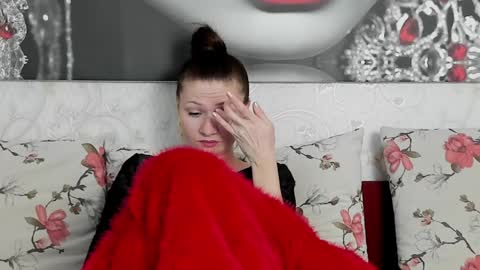 Snapshot of illegalbeauty87 chatting on 01/27/25, 03:26 Ingrid or more easier...Miss  GoDDess Mistress online show from 01/27/25, 03:26