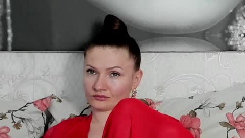 Snapshot of illegalbeauty87 chatting on 01/27/25, 09:44 Ingrid or more easier...Miss  GoDDess Mistress online show from 01/27/25, 09:44