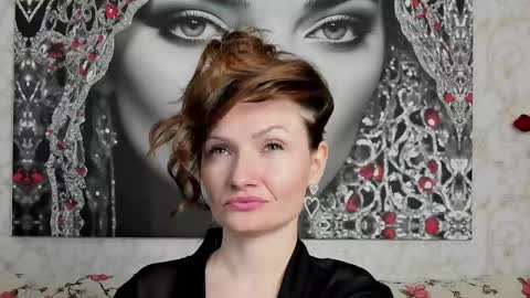 Snapshot of illegalbeauty87 chatting on 03/03/25, 03:08 Ingrid or more easier...Miss  GoDDess Mistress online show from 03/03/25, 03:08