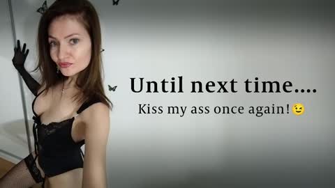 Snapshot of illegalbeauty87 chatting on 03/04/25, 06:15 Ingrid or more easier...Miss  GoDDess Mistress online show from 03/04/25, 06:15