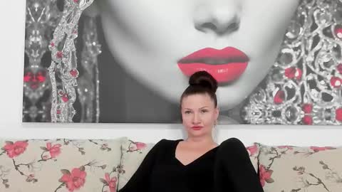 Snapshot of illegalbeauty87 chatting on 09/09/25, 11:04 Ingrid or more easier...Miss  GoDDess Mistress online show from 09/09/25, 11:04