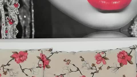 Snapshot of illegalbeauty87 chatting on 10/04/25, 02:31 Ingrid or more easier...Miss  GoDDess Mistress online show from 10/04/25, 02:31