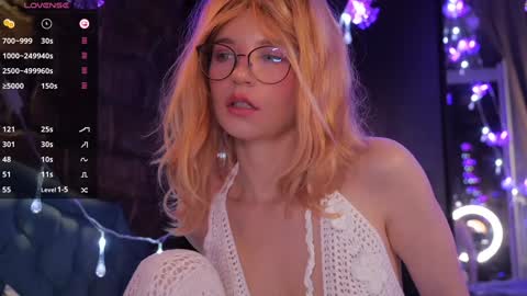 Lindsey and Candice online show from 12/22/25, 04:48