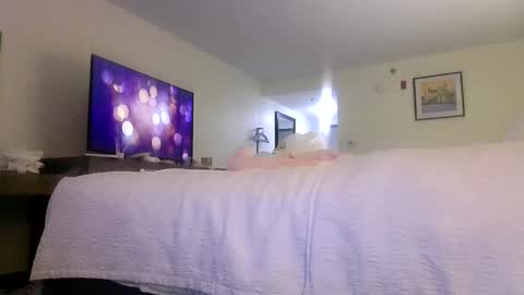 illuminatiheadspace1 online show from 09/14/25, 07:13