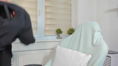 D-Illusion online show from 12/18/24, 03:33