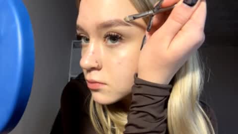 Snapshot of ilonatangaro chatting on 12/16/25, 12:21 Tereza online show from 12/16/25, 12:21