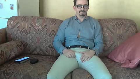 Snapshot of ilovecuteguy79 chatting on 05/22/26, 05:25 ilovecuteguy79 online show from 05/22/26, 05:25