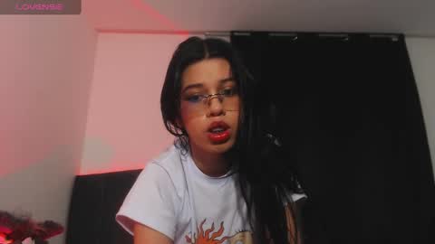 Snapshot of ily_bea chatting on 01/15/25, 01:12 Ily Bea online show from 01/15/25, 01:12