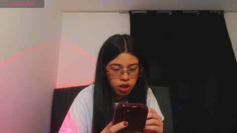 Snapshot of ily_bea chatting on 01/20/25, 01:07 Ily Bea online show from 01/20/25, 01:07