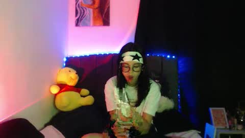 Snapshot of ily_bea chatting on 03/21/26, 01:32 Ily Bea online show from 03/21/26, 01:32