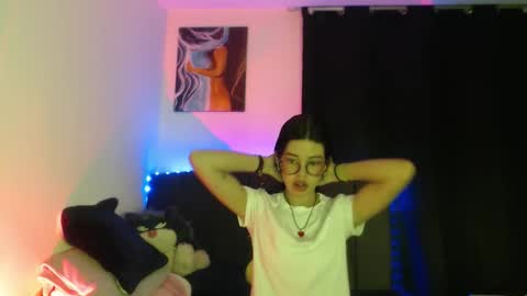 Snapshot of ily_bea chatting on 03/28/26, 12:21 Ily Bea online show from 03/28/26, 12:21