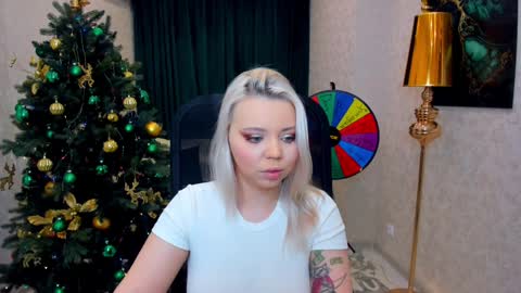 Snapshot of im__youre_sunshine chatting on 12/26/24, 07:49 Roxy online show from 12/26/24, 07:49