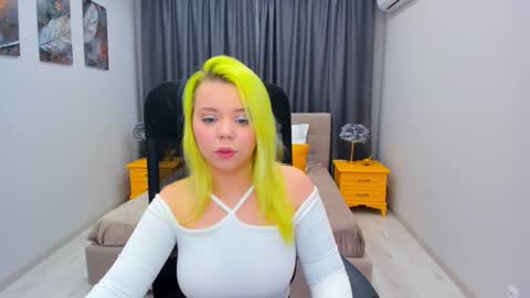 Snapshot of im__youre_sunshine chatting on 02/23/25, 05:39 Roxy online show from 02/23/25, 05:39