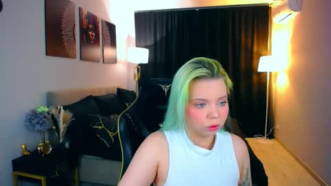 Snapshot of im__youre_sunshine chatting on 10/06/25, 07:33 Roxy online show from 10/06/25, 07:33