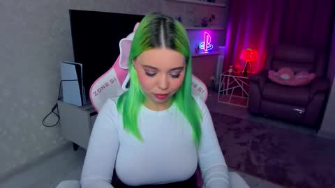 Snapshot of im__youre_sunshine chatting on 10/22/25, 05:34 Roxy online show from 10/22/25, 05:34