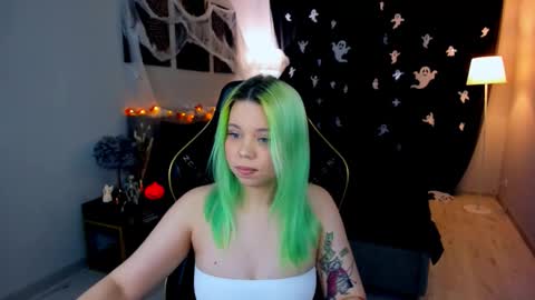 Snapshot of im__youre_sunshine chatting on 10/23/25, 07:12 Roxy online show from 10/23/25, 07:12