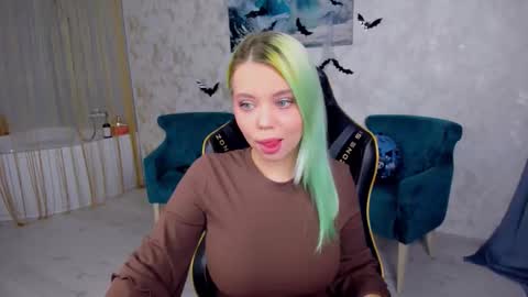 Snapshot of im__youre_sunshine chatting on 11/04/25, 06:40 Roxy online show from 11/04/25, 06:40