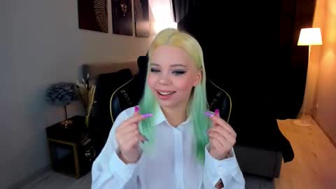 Snapshot of im__youre_sunshine chatting on 11/18/25, 08:02 Roxy online show from 11/18/25, 08:02