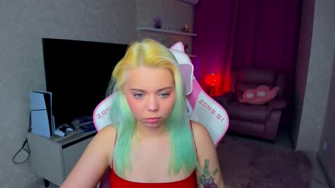 Snapshot of im__youre_sunshine chatting on 11/24/25, 07:24 Roxy online show from 11/24/25, 07:24