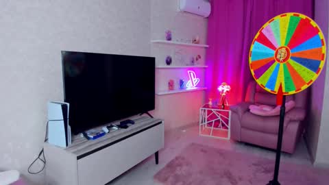 Snapshot of im__youre_sunshine chatting on 12/04/25, 08:28 Roxy online show from 12/04/25, 08:28