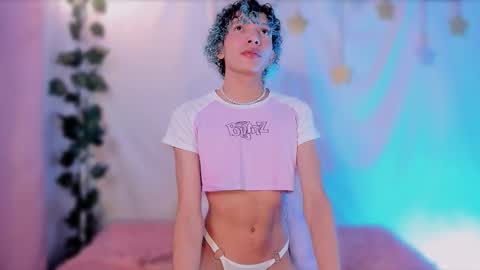 Snapshot of im_alejo chatting on 10/03/25, 01:46 Alejo independent model online show from 10/03/25, 01:46