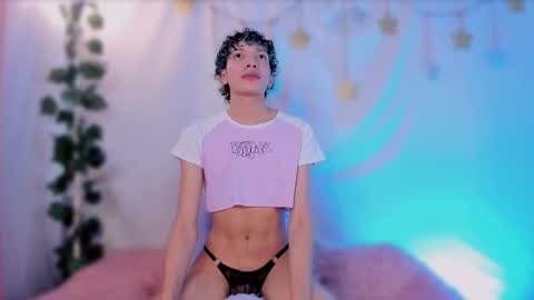 Snapshot of im_alejo chatting on 10/25/25, 02:52 Alejo independent model online show from 10/25/25, 02:52