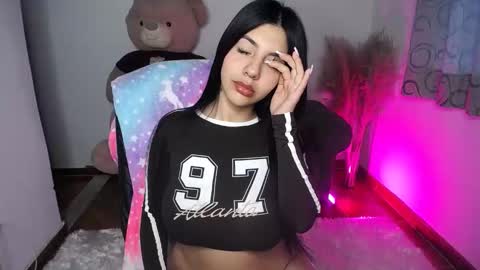 Snapshot of im_alyn chatting on 11/28/25, 10:01 Alyn online show from 11/28/25, 10:01