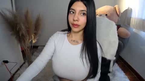 Snapshot of im_alyn chatting on 12/02/25, 03:40 Alyn online show from 12/02/25, 03:40