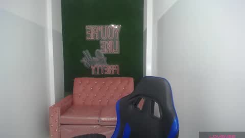 Anny online show from 10/04/25, 12:36