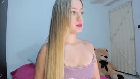 Snapshot of im_caro chatting on 05/15/26, 04:08 Caro online show from 05/15/26, 04:08