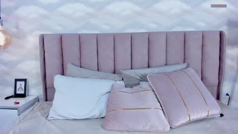 Giselle  online show from 09/12/25, 05:40