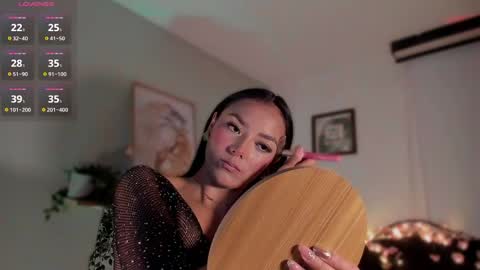 Snapshot of im_isabellaa chatting on 04/06/26, 11:16 Isa online show from 04/06/26, 11:16