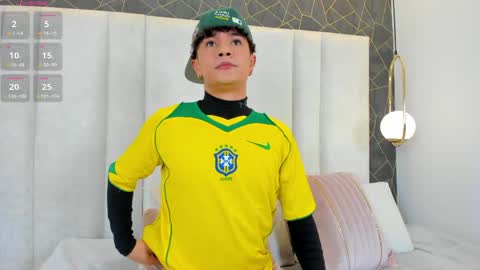 Snapshot of im_joel_ chatting on 04/19/26, 04:23 JOEL online show from 04/19/26, 04:23