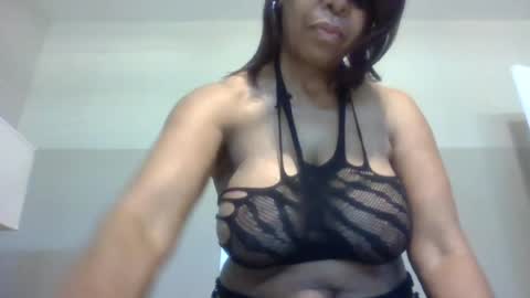 weet exy Cougar online show from 05/08/26, 12:10