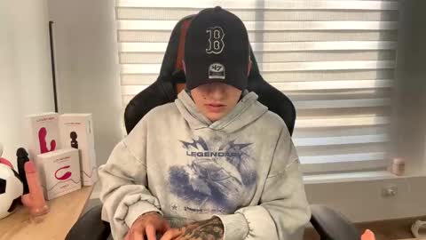 Snapshot of im_laia_ chatting on 01/17/25, 09:39 Laia online show from 01/17/25, 09:39